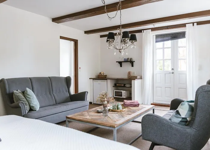 לינה וארוחת בוקר Lindegaarden Kollund 3*